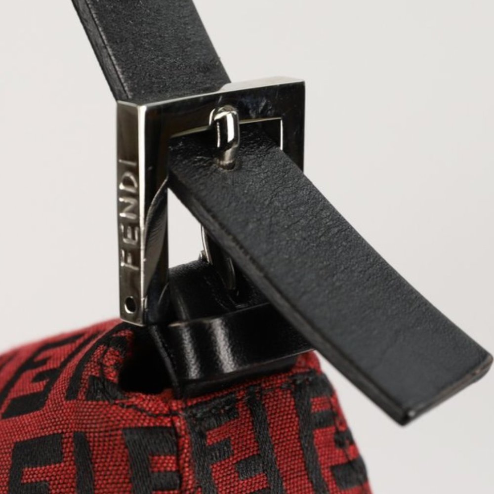 Fendi Baguette - Picture 5 of 9